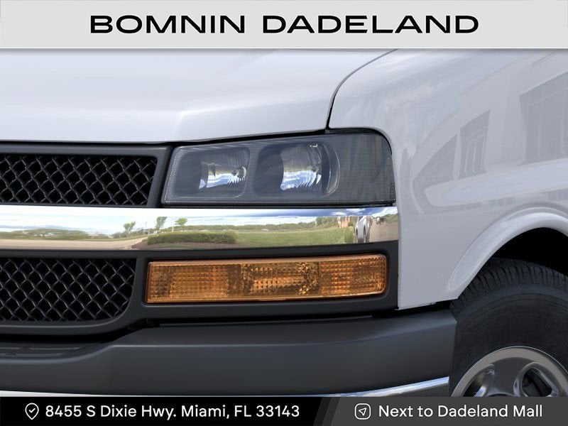 2026 Chevrolet Express Passenger 1LT