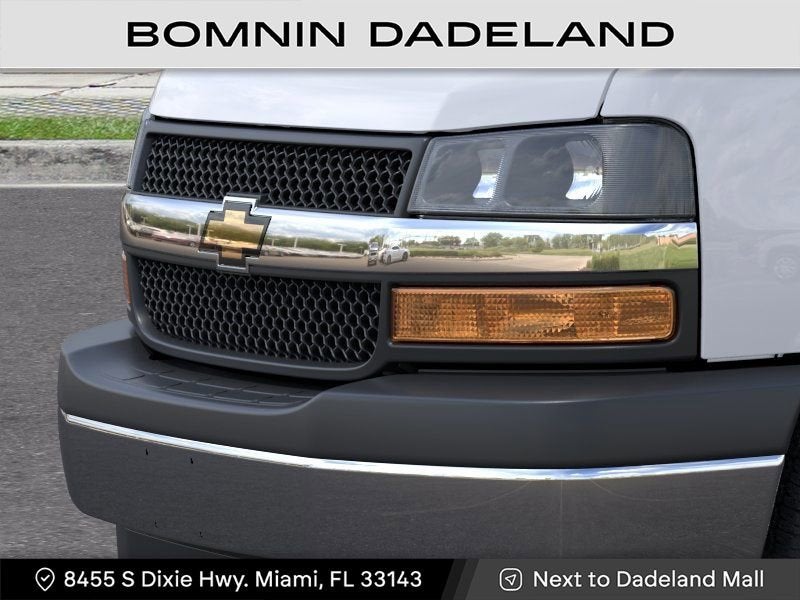 2026 Chevrolet Express Passenger 1LT