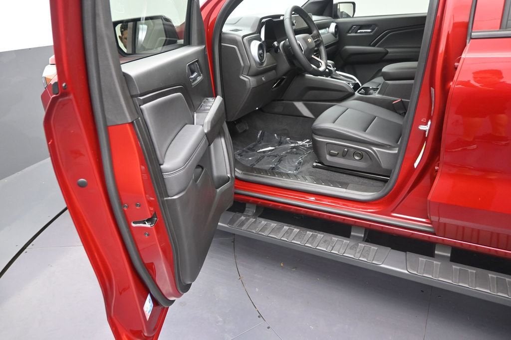 2025 Chevrolet Colorado WT/LT