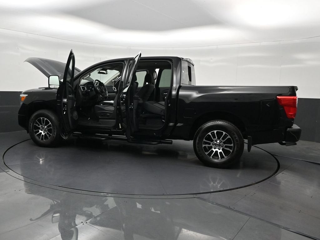 2021 Nissan Titan SV