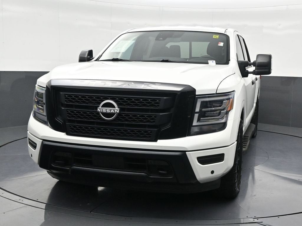 2023 Nissan Titan SV
