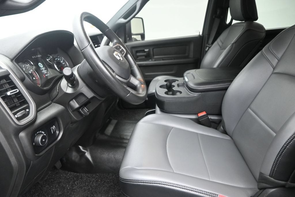 2024 RAM 3500 Tradesman Crew Cab 4x4 8' Box