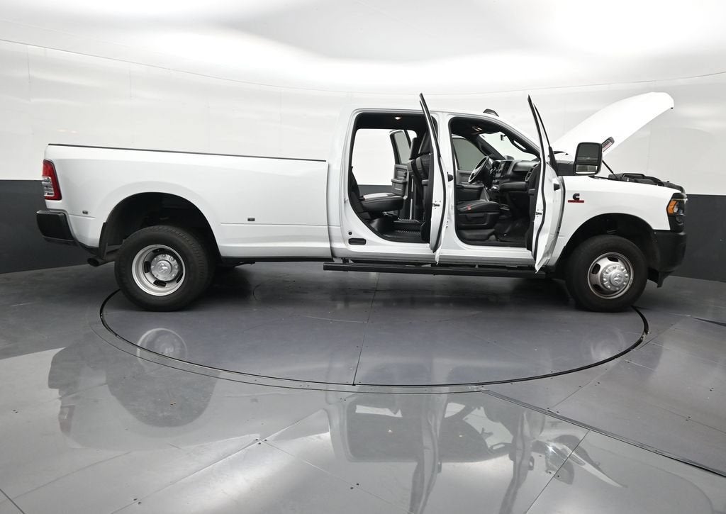 2024 RAM 3500 Tradesman Crew Cab 4x4 8' Box