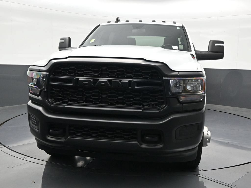 2024 RAM 3500 Tradesman Crew Cab 4x4 8' Box