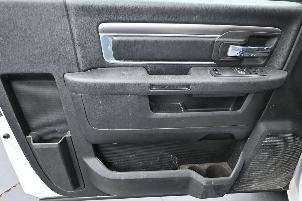 2022 RAM 1500 Classic Tradesman Regular Cab 4x2 8' Box