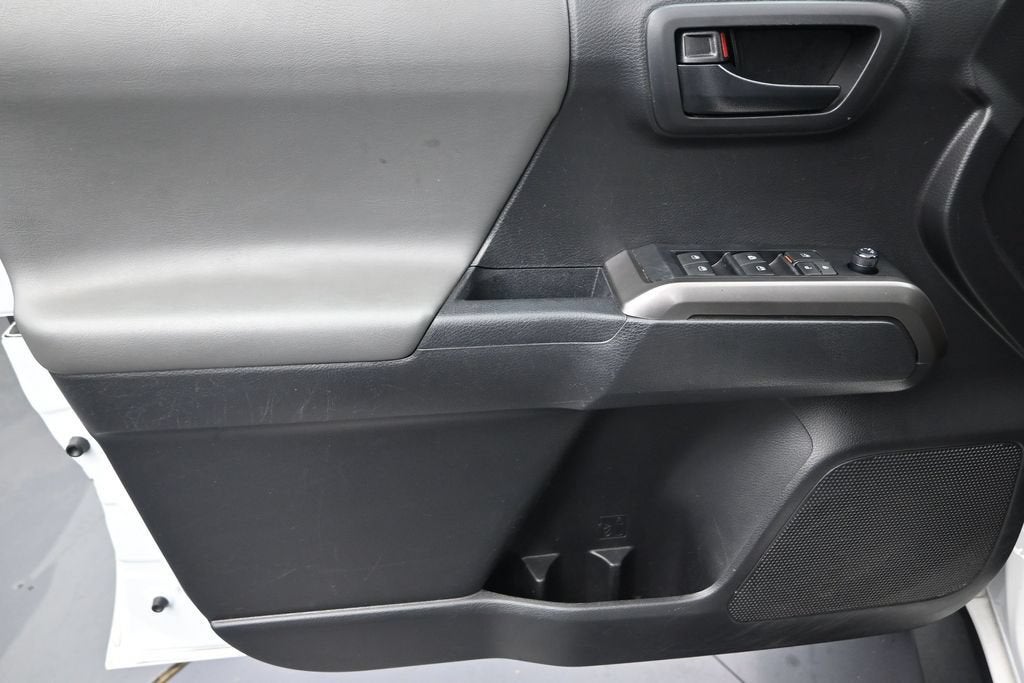 2022 Toyota Tacoma 2WD SR5