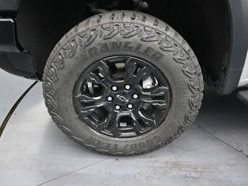 2025 Chevrolet Silverado 1500 ZR2