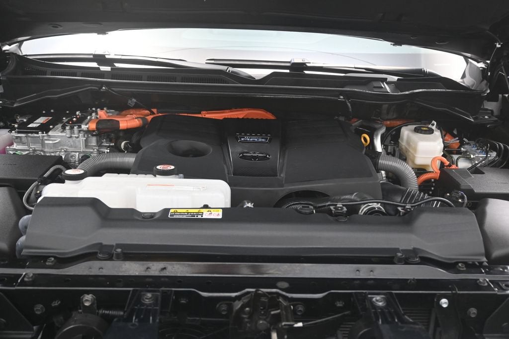 2025 Toyota Tundra Hybrid Platinum Hybrid CrewMax 5.5' Bed