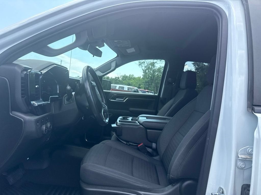2022 Chevrolet Silverado 1500 LT (2FL)