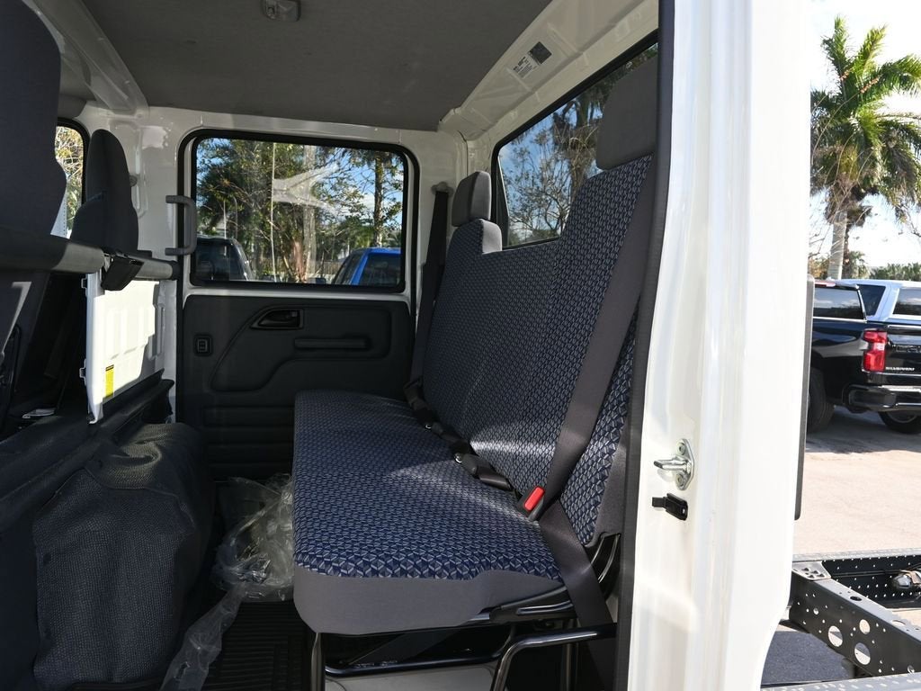 2025 Chevrolet Low Cab Forward 4500 HG Base