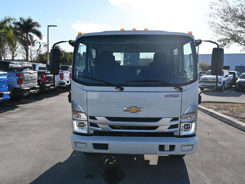 2025 Chevrolet Low Cab Forward 4500 HG Base